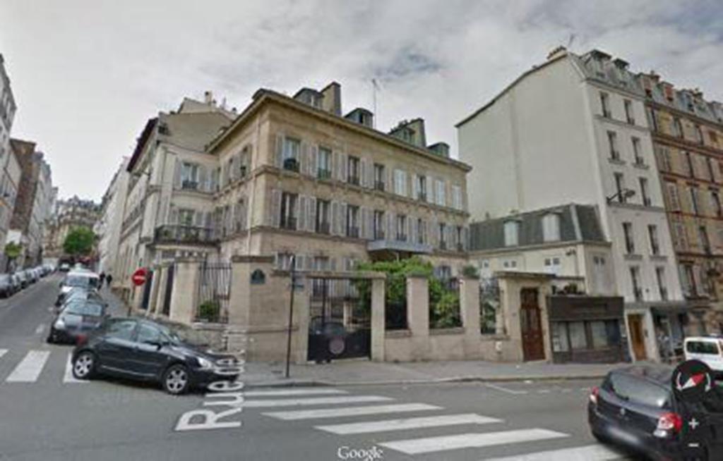 2 Pieces Proche Du Sacre Coeur * Paris