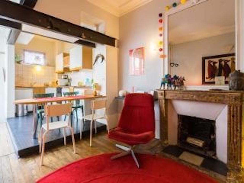 2 Pieces Proche Du Sacre Coeur